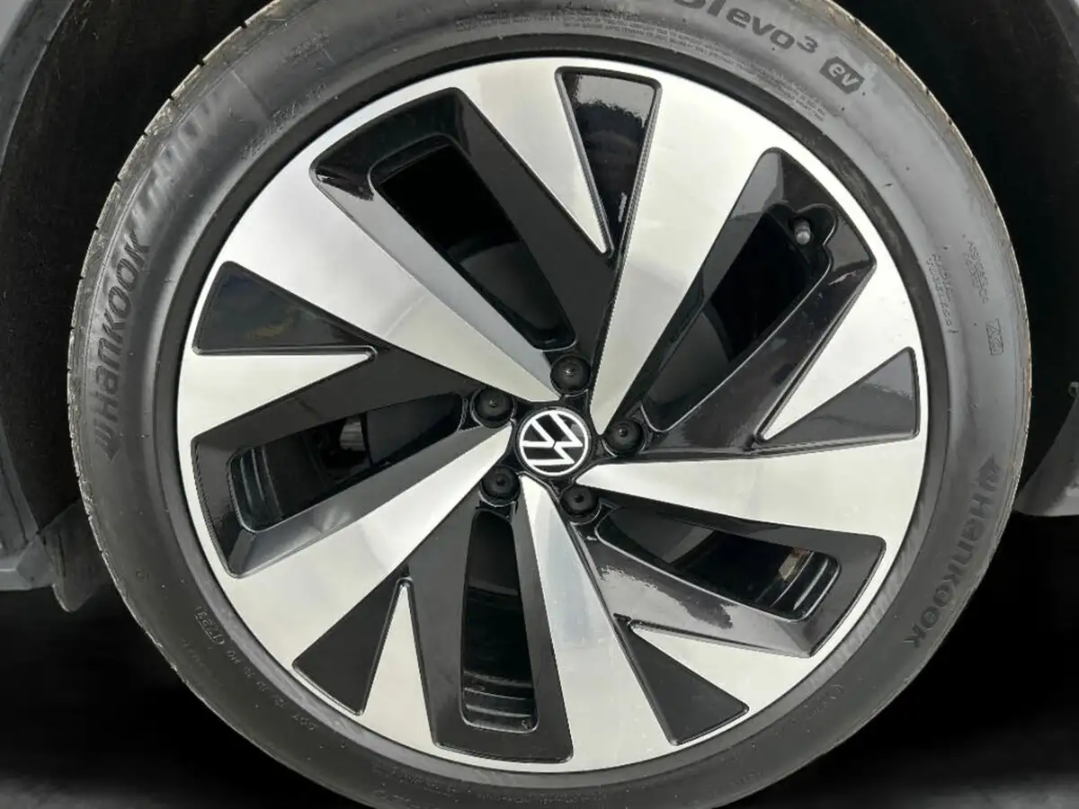 2021-volkswagen-id4-e-first-edition-big-14