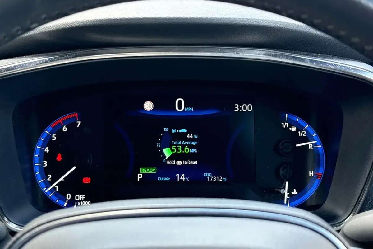 2022-toyota-corolla-18-vvt-i-icon-tech-trk-hatchback-5d-big-33