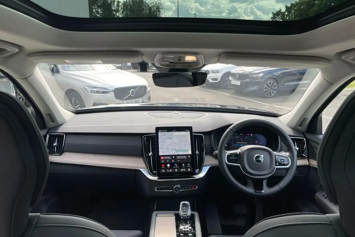 2025-volvo-xc90-20-b5-plus-big-2