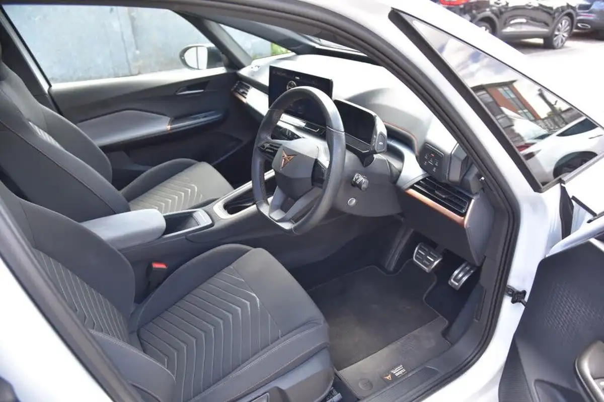 2022-cupra-born-e-v2-204ps-58kwh-big-18