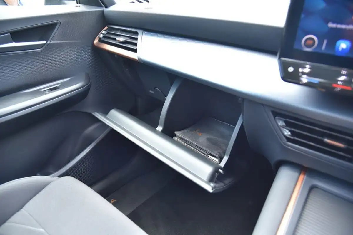 2022-cupra-born-e-v2-204ps-58kwh-big-42