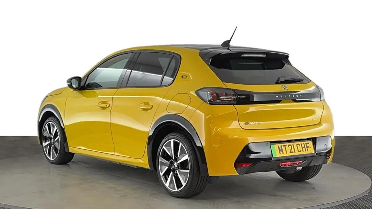 2021-peugeot-208-e-gt-50kwh-big-5