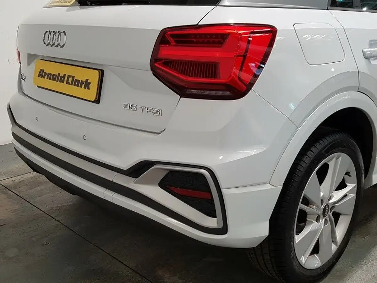 2022-audi-q2-15-35-tfsi-s-line-tronic-big-18