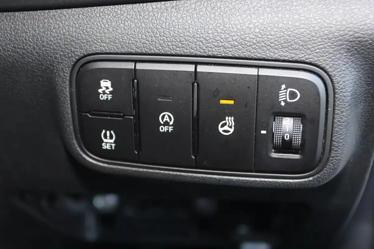 2021-hyundai-i20-10-t-gdi-premium-eclutch-imt-big-18