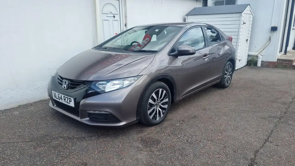 2014-honda-civic-16td-s-hatchback-big-19