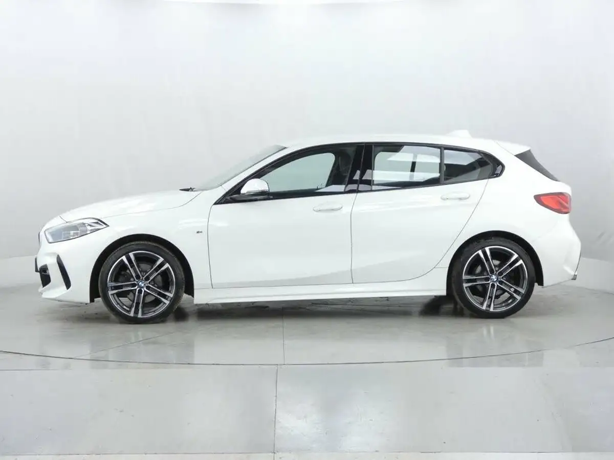 2022-bmw-1-series-15-118i-m-sport-lcp-big-5