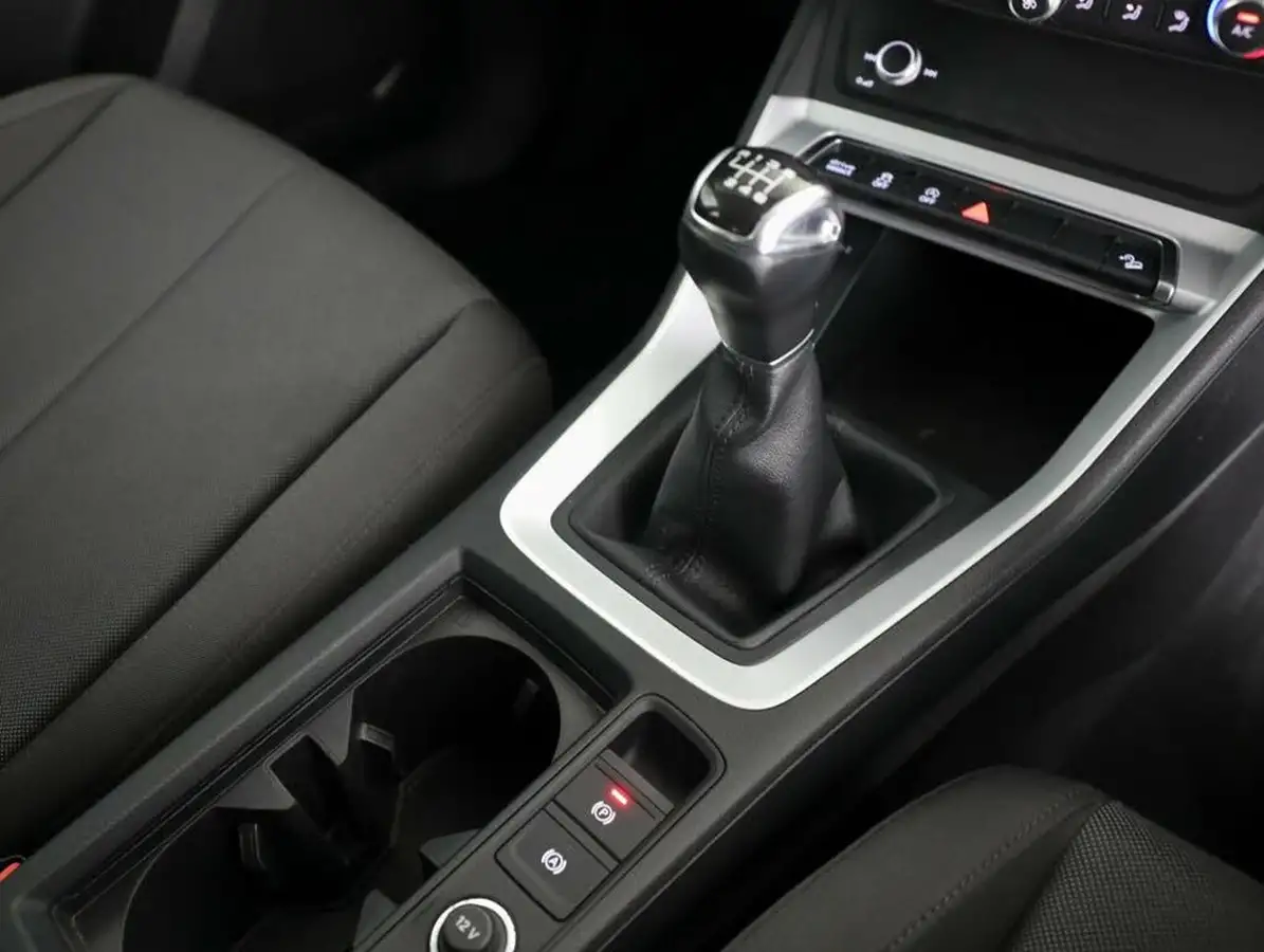 2021-audi-q3-15-35-tfsi-technik-cod-big-24