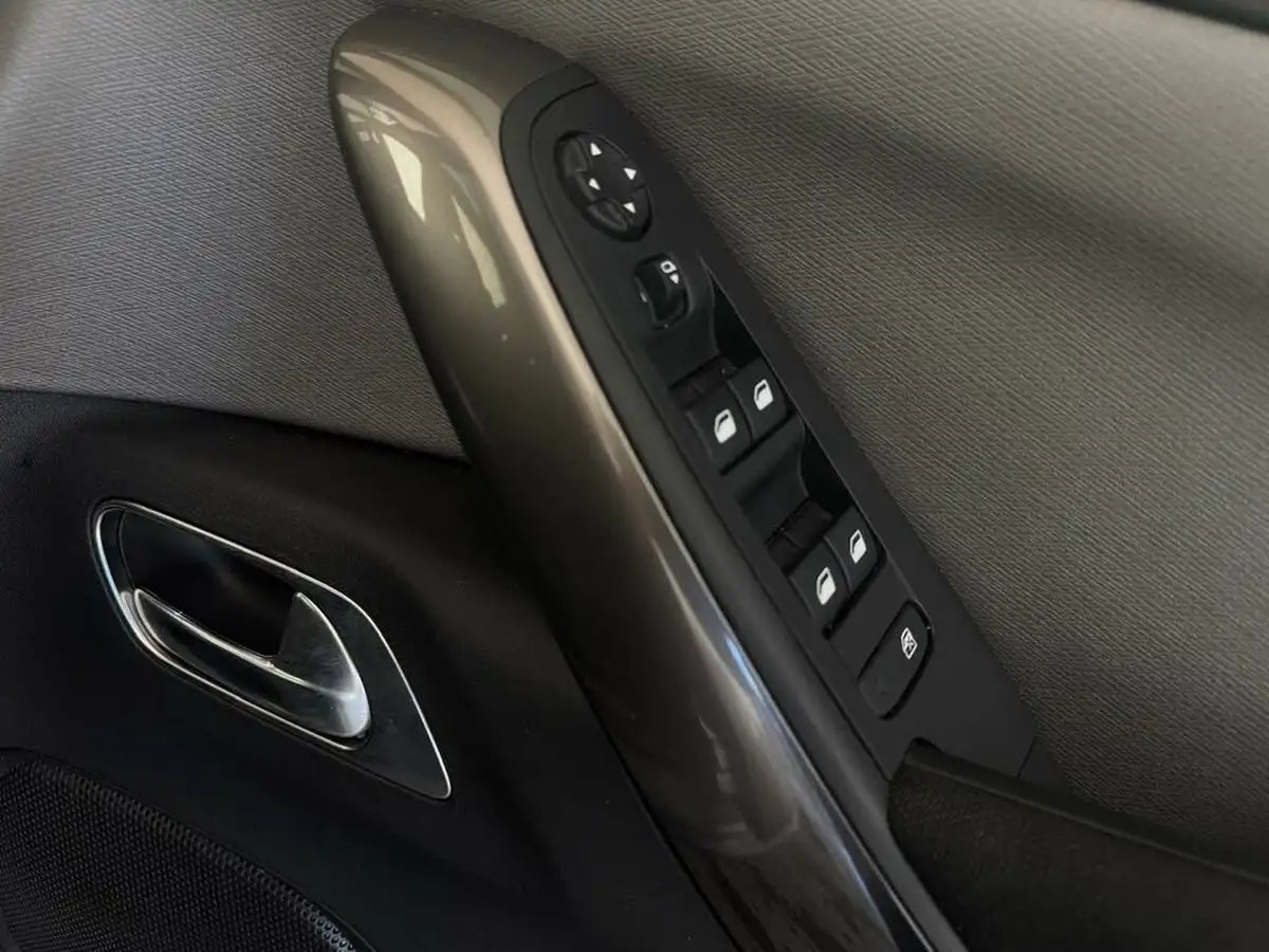 2019-citroen-grand-c4-spacetourer-12-puretech-flair-big-12