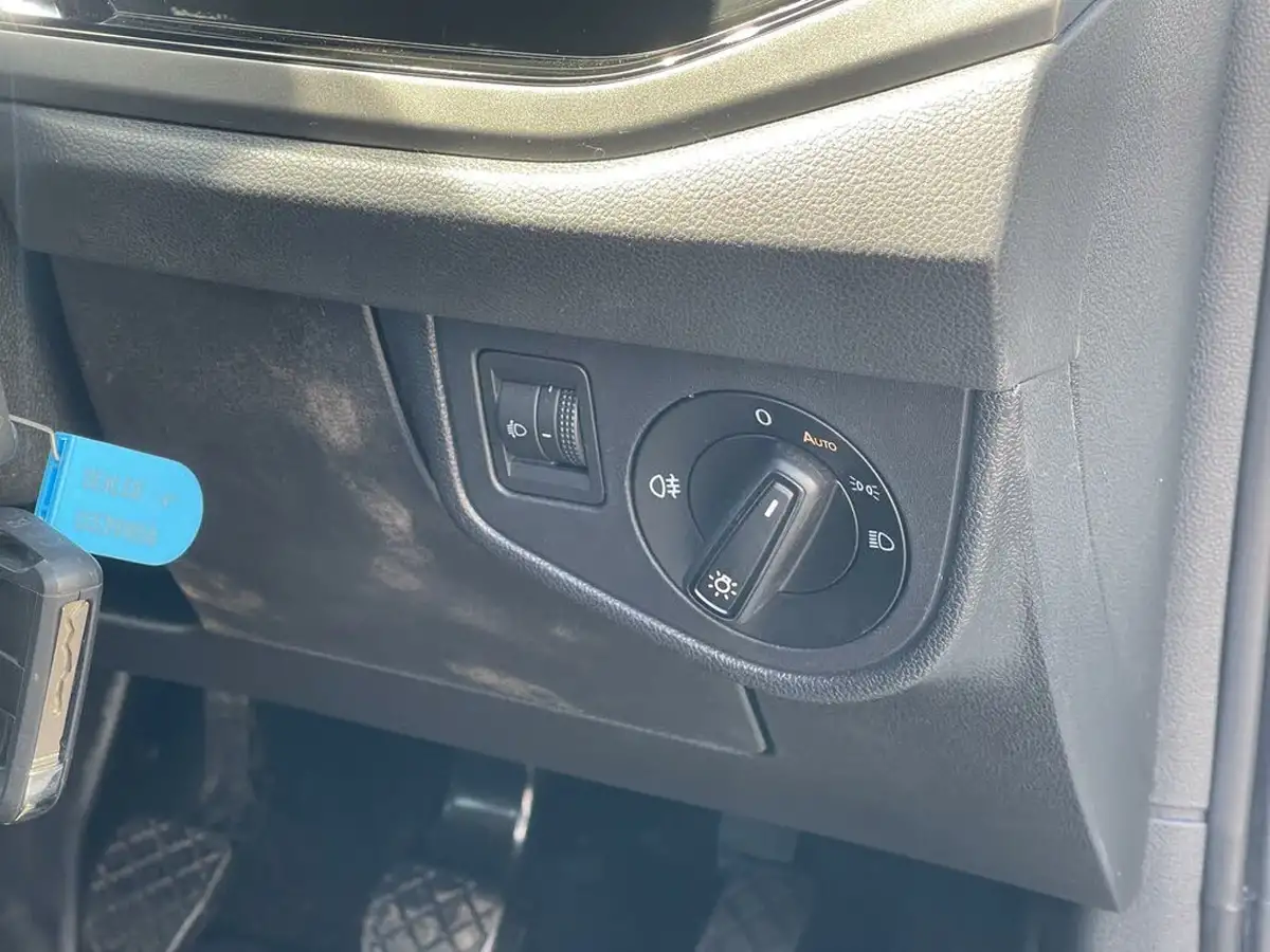 2019-volkswagen-polo-10-tsi-se-ss-big-28