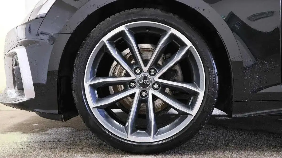 2023-audi-a5-20-35-tdi-s-line-sportback-5d-big-5
