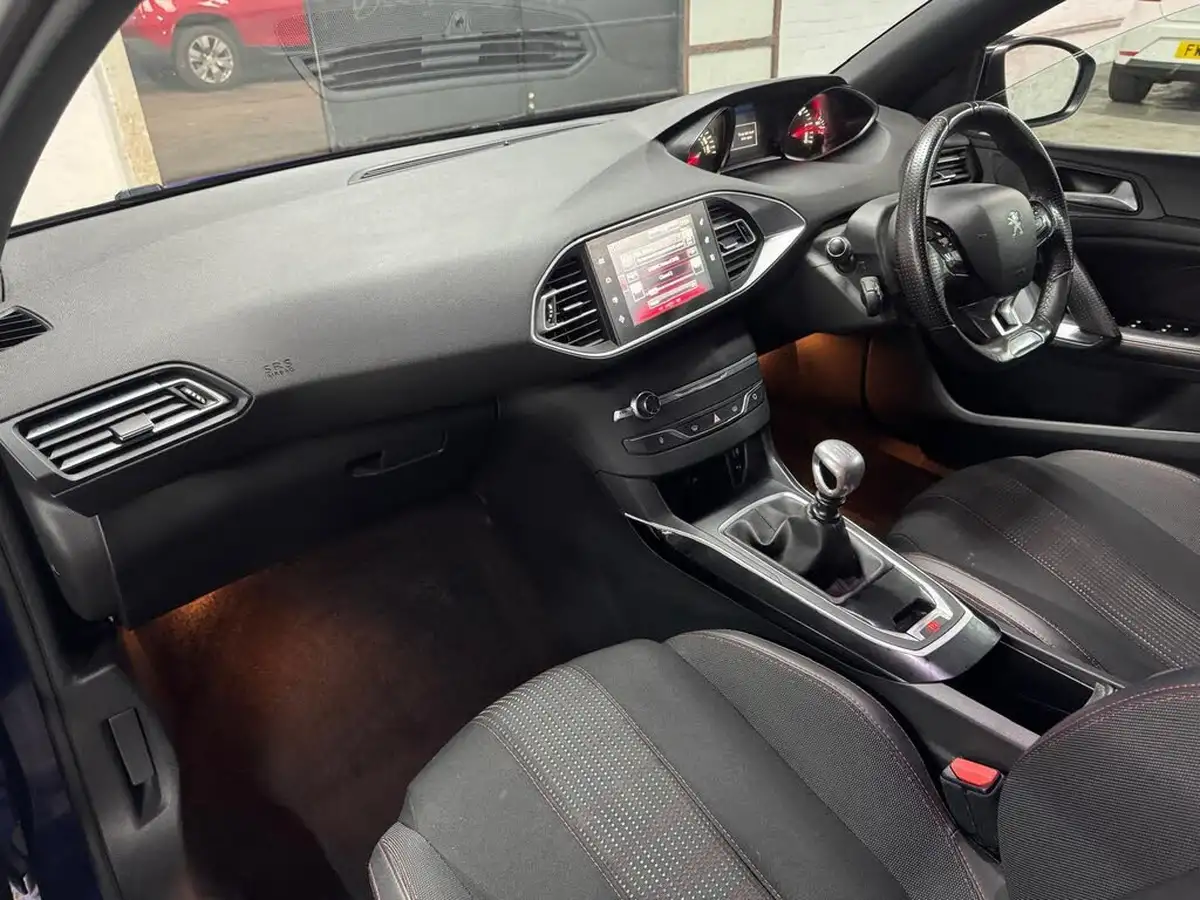 2016-peugeot-308-16-bluehdi-gt-line-big-13