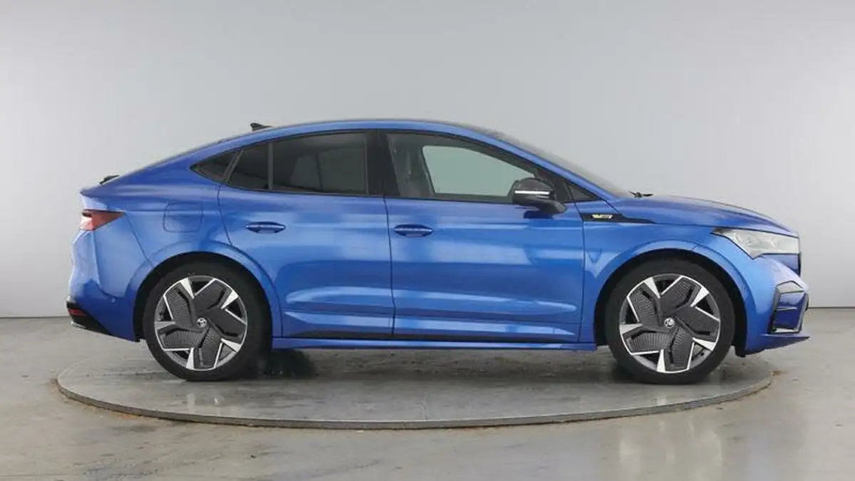 2022-skoda-enyaq-e-80-vrs-big-3