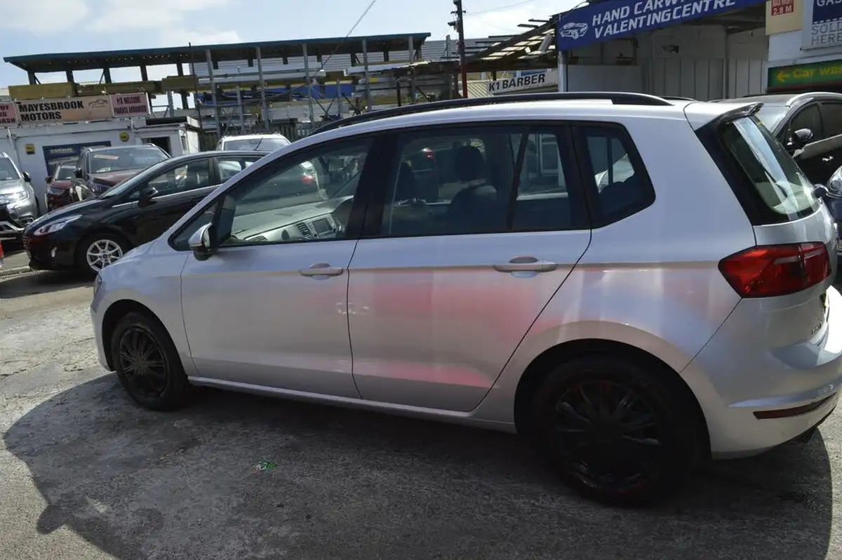 2014-volkswagen-golf-sv-12-tsi-s-110ps-big-4