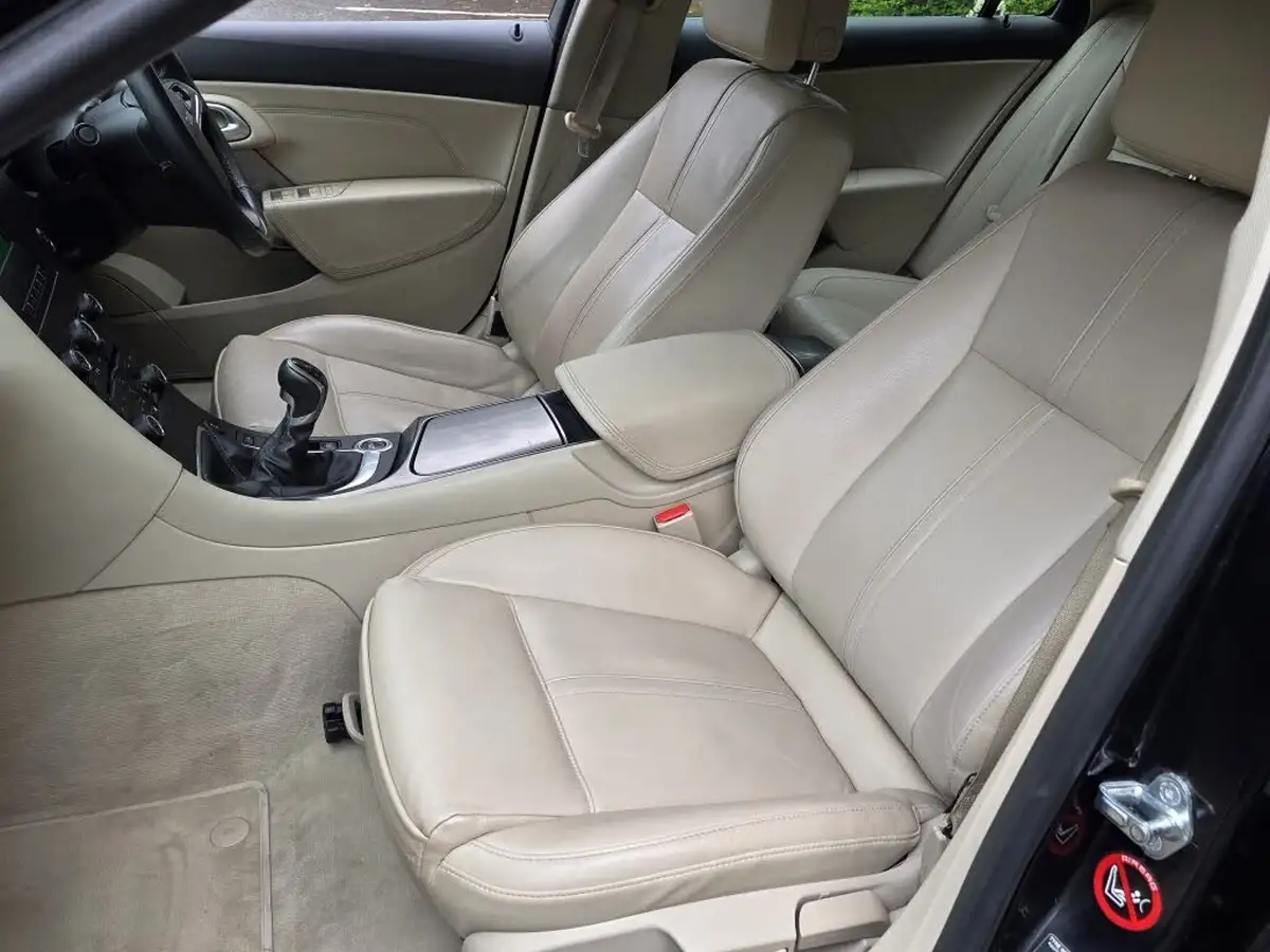 2011-saab-9-5-20td-vector-se-20tid-160ps-saloon-4d-big-4