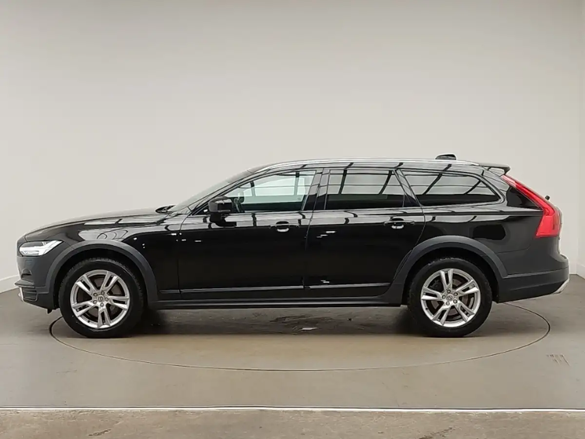2017-volvo-v90-20td-d4-cross-country-pro-big-3