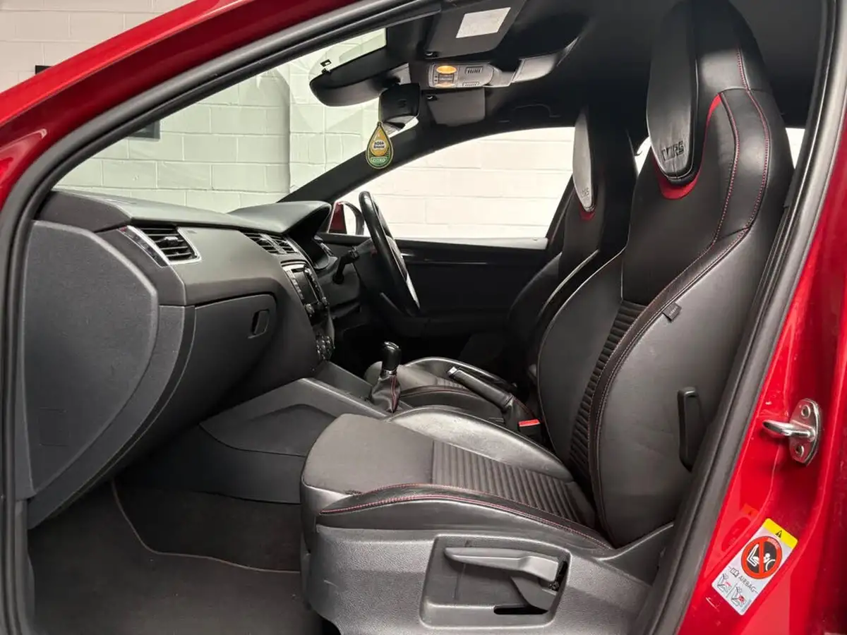 2013-skoda-octavia-20tdi-vrs-184ps-estate-big-69