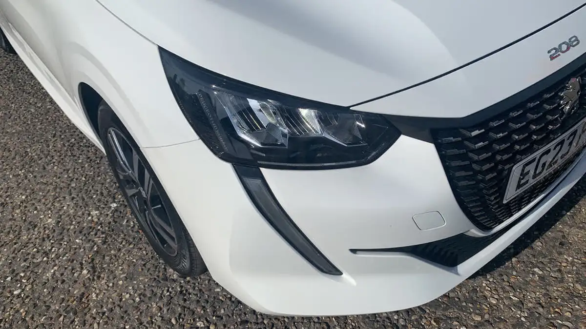 2023-peugeot-208-12-puretech-allure-premium-100ps-big-46