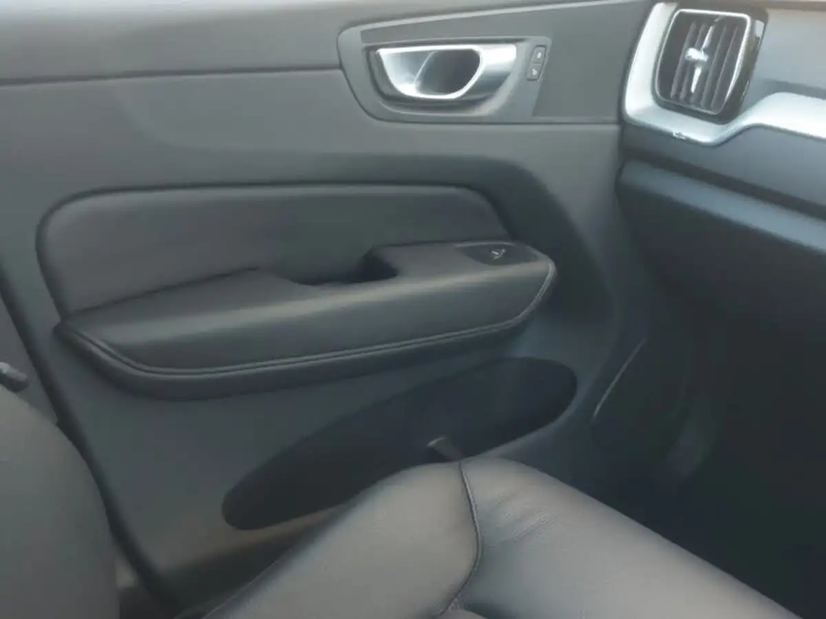 2023-volvo-xc60-20-b5-core-big-10