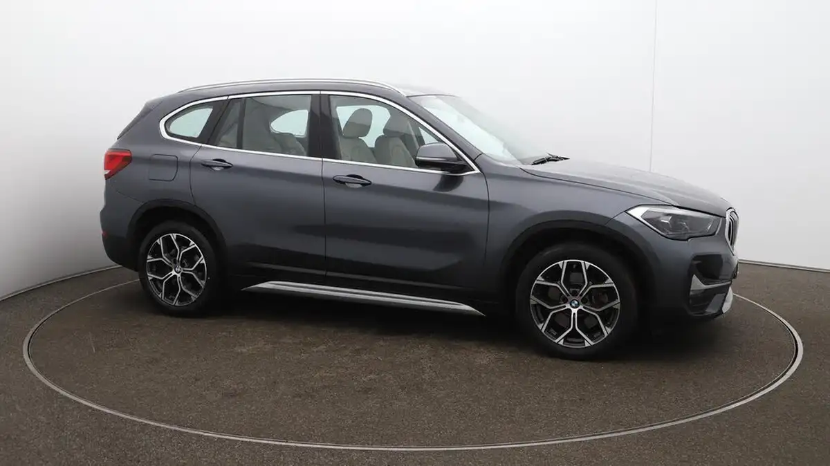 2020-bmw-x1-20-sdrive-20i-xline-big-46