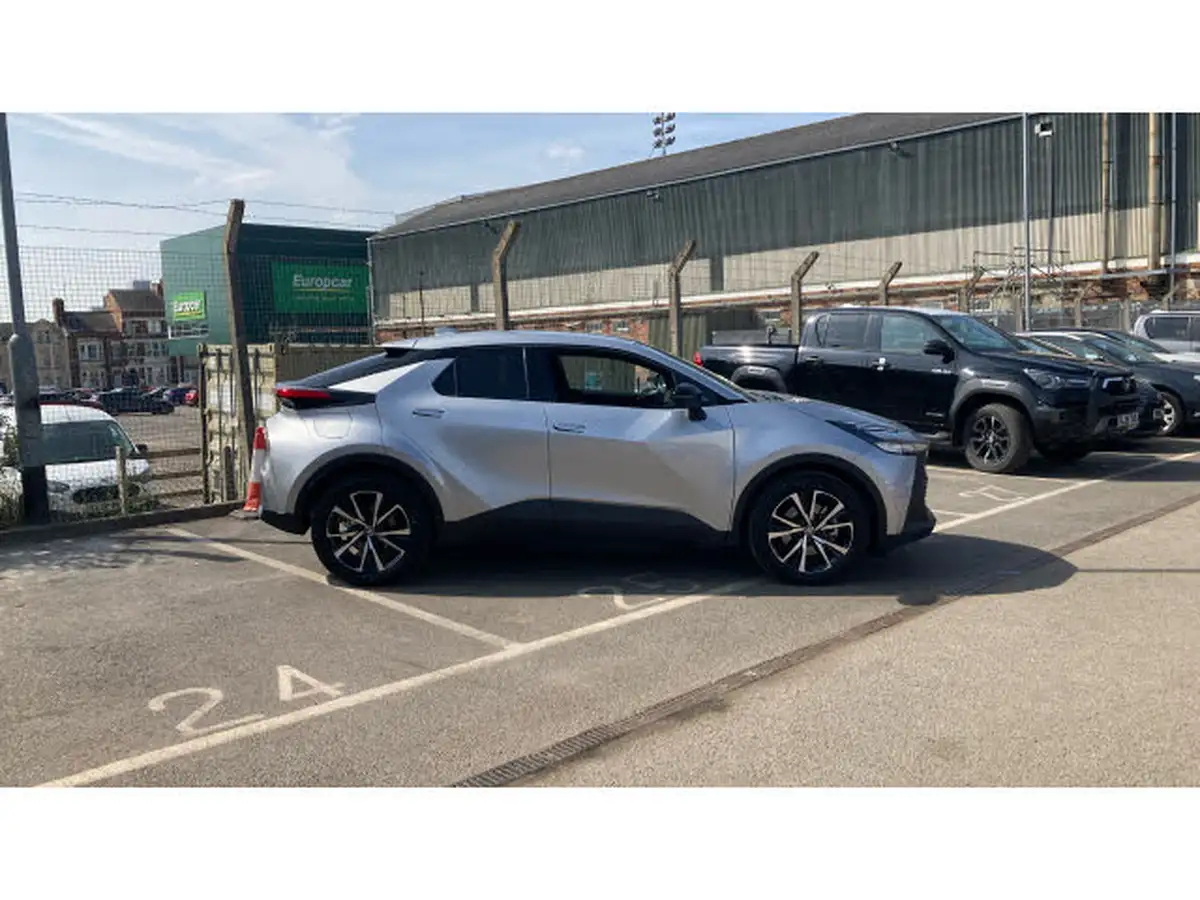 2024-toyota-c-hr-20-vvt-i-design-220bhp-plug-in-big-15