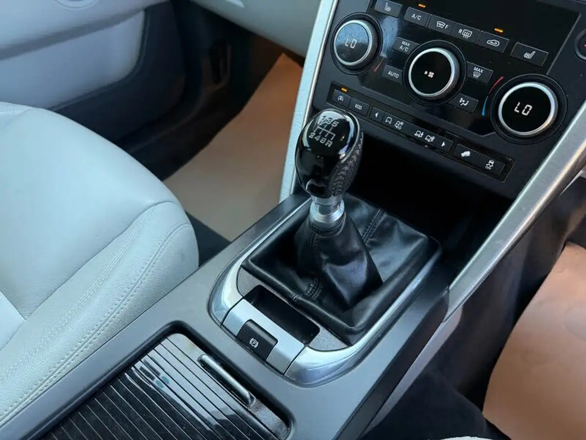 2016-land-rover-discovery-sport-20td4-se-tech-150ps-awd-ss-big-12