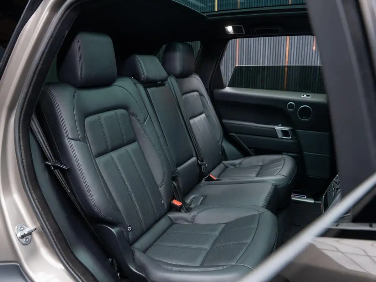 2021-land-rover-range-rover-sport-30-d300-hse-dynamic-big-19