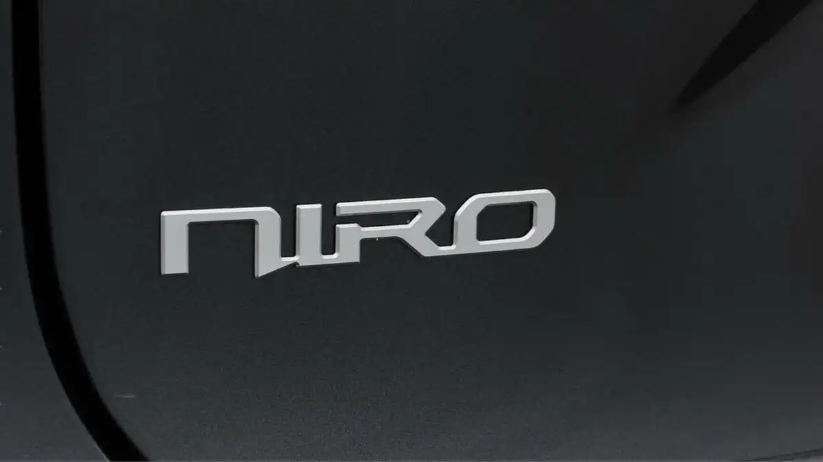 2023-kia-niro-ev-e-3-big-21