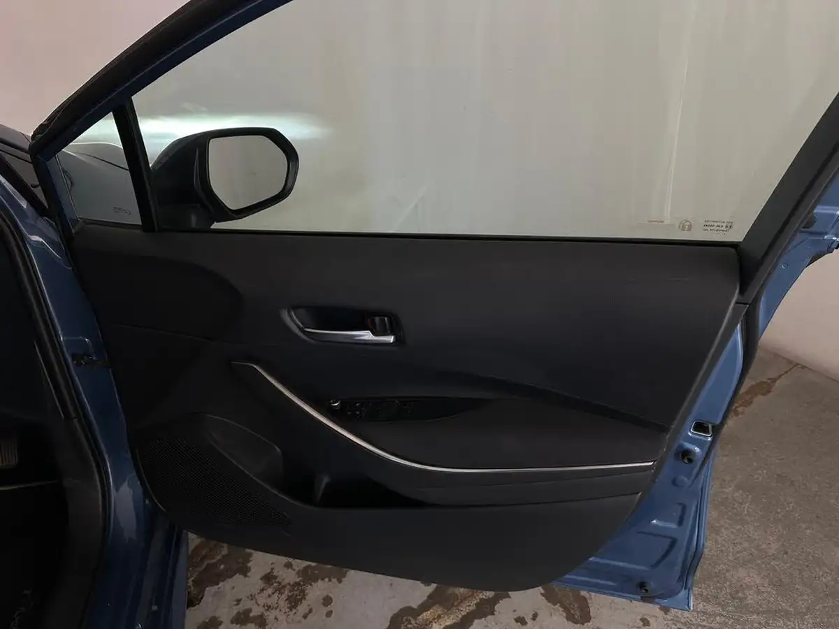 2021-toyota-corolla-18-vvt-i-icon-tech-trk-hatchback-5d-big-30