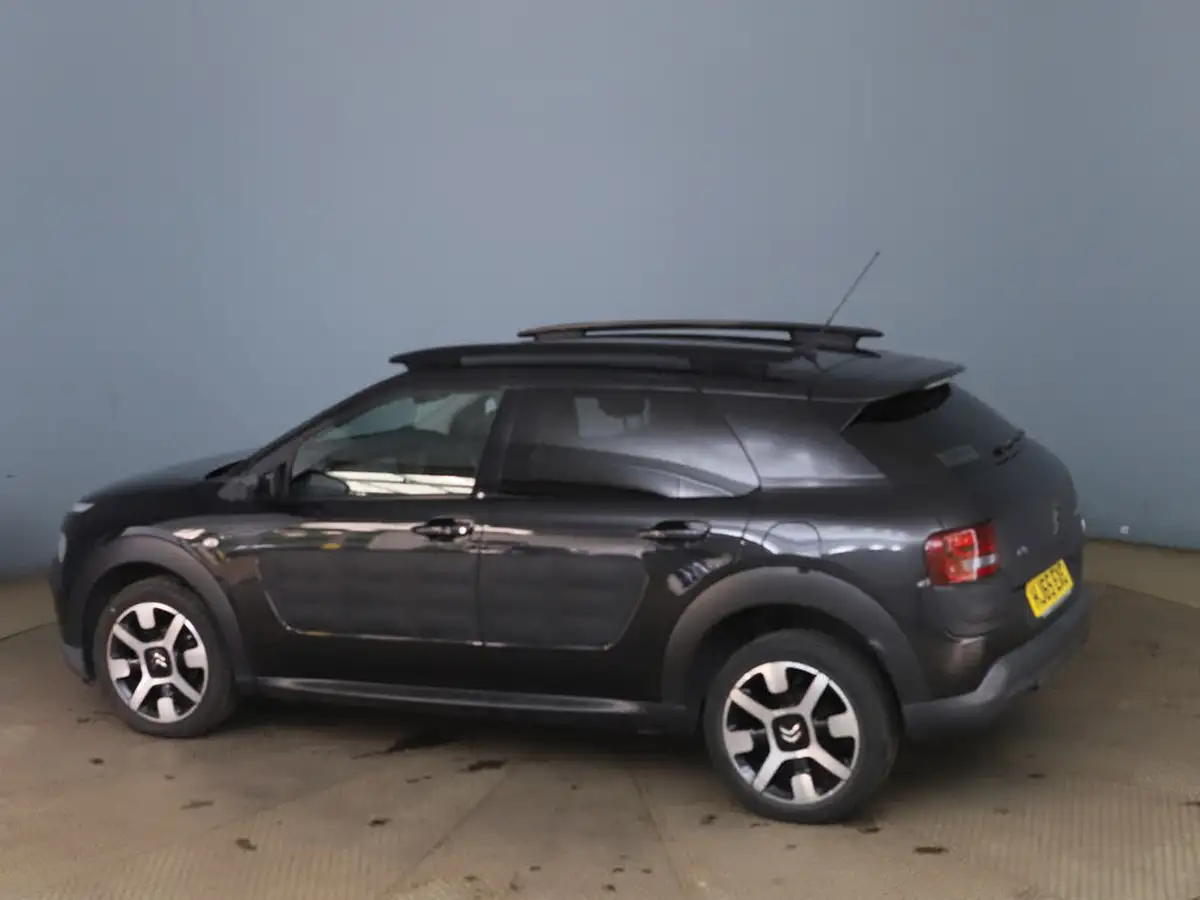 2015-citroen-c4-cactus-16bluehdi-flair-big-4