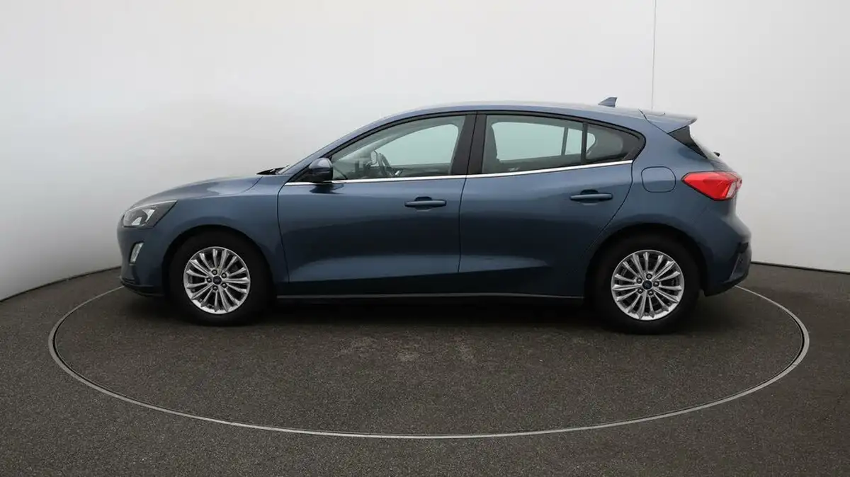 2020-ford-focus-15-titanium-hatchback-big-62