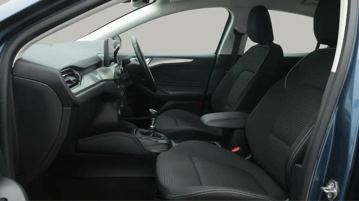 2020-ford-focus-15-titanium-hatchback-big-14