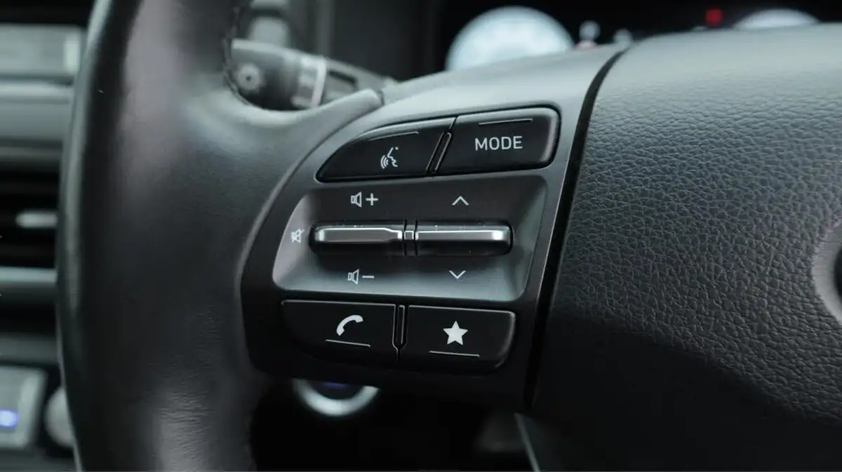 2021-hyundai-kona-e-premium-204ps-64kwh-7kw-obc-big-24