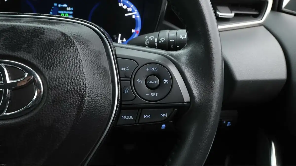 2021-toyota-corolla-18-vvt-i-icon-tech-spare-wheel-hatchback-5d-big-24