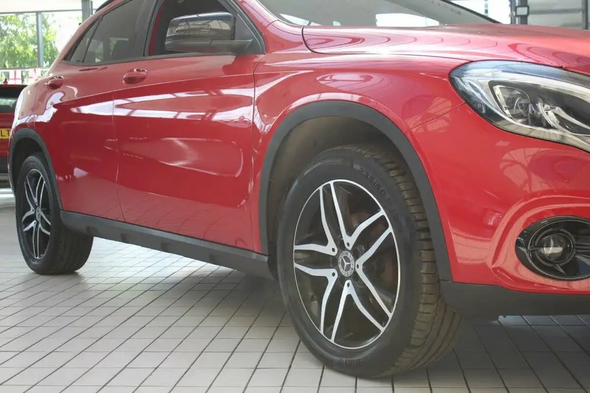 2019-mercedes-benz-gla-class-16-gla-180-urban-edition-ss-big-12