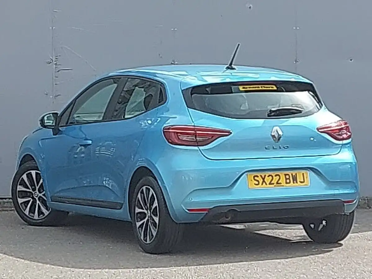 2022-renault-clio-10-tce-iconic-edition-big-1