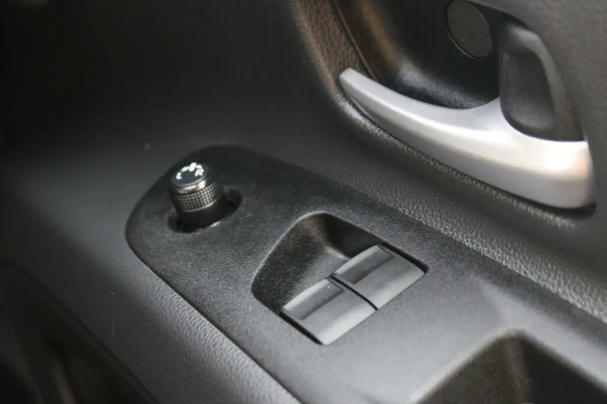2023-toyota-aygo-x-10-vvt-i-exclusive-big-32