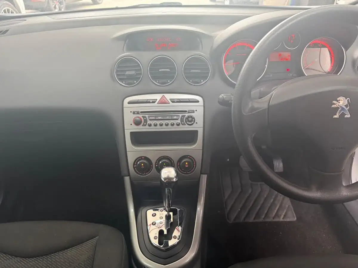 2012-peugeot-308-16-access-auto-big-19