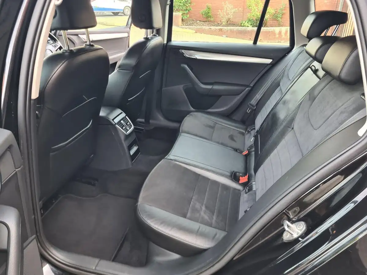 2016-skoda-octavia-20tdi-se-l-estate-big-41