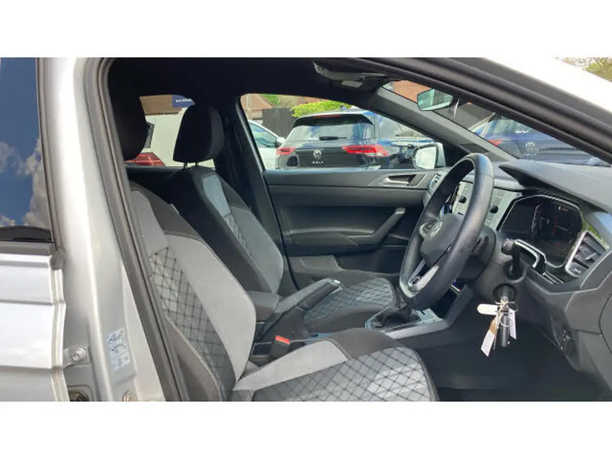 2024-volkswagen-polo-10-tsi-r-line-110ps-dsg-big-14