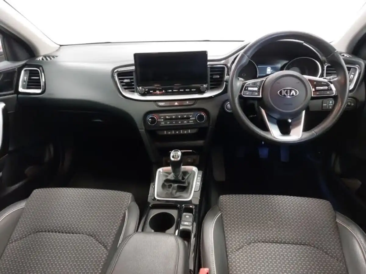 2021-kia-xceed-15-t-gdi-3-big-2