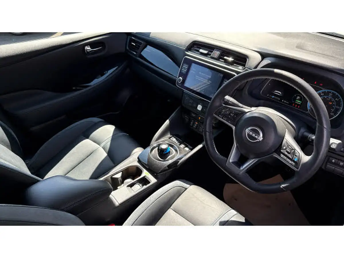 2022-nissan-leaf-e-tekna-39kwh-big-10