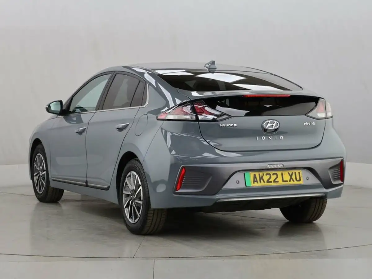 2022-hyundai-ioniq-e-premium-se-electric-big-6