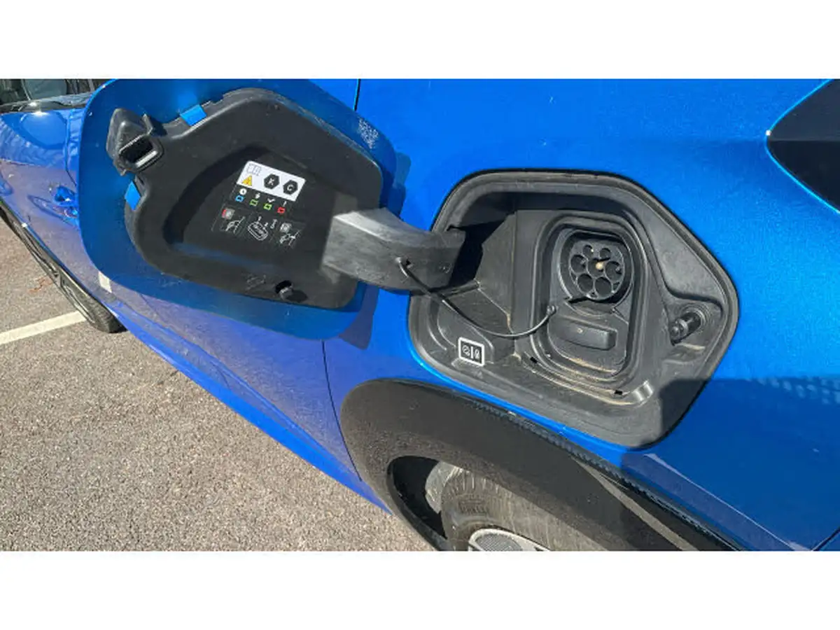 2022-peugeot-208-e-gt-premium-big-40