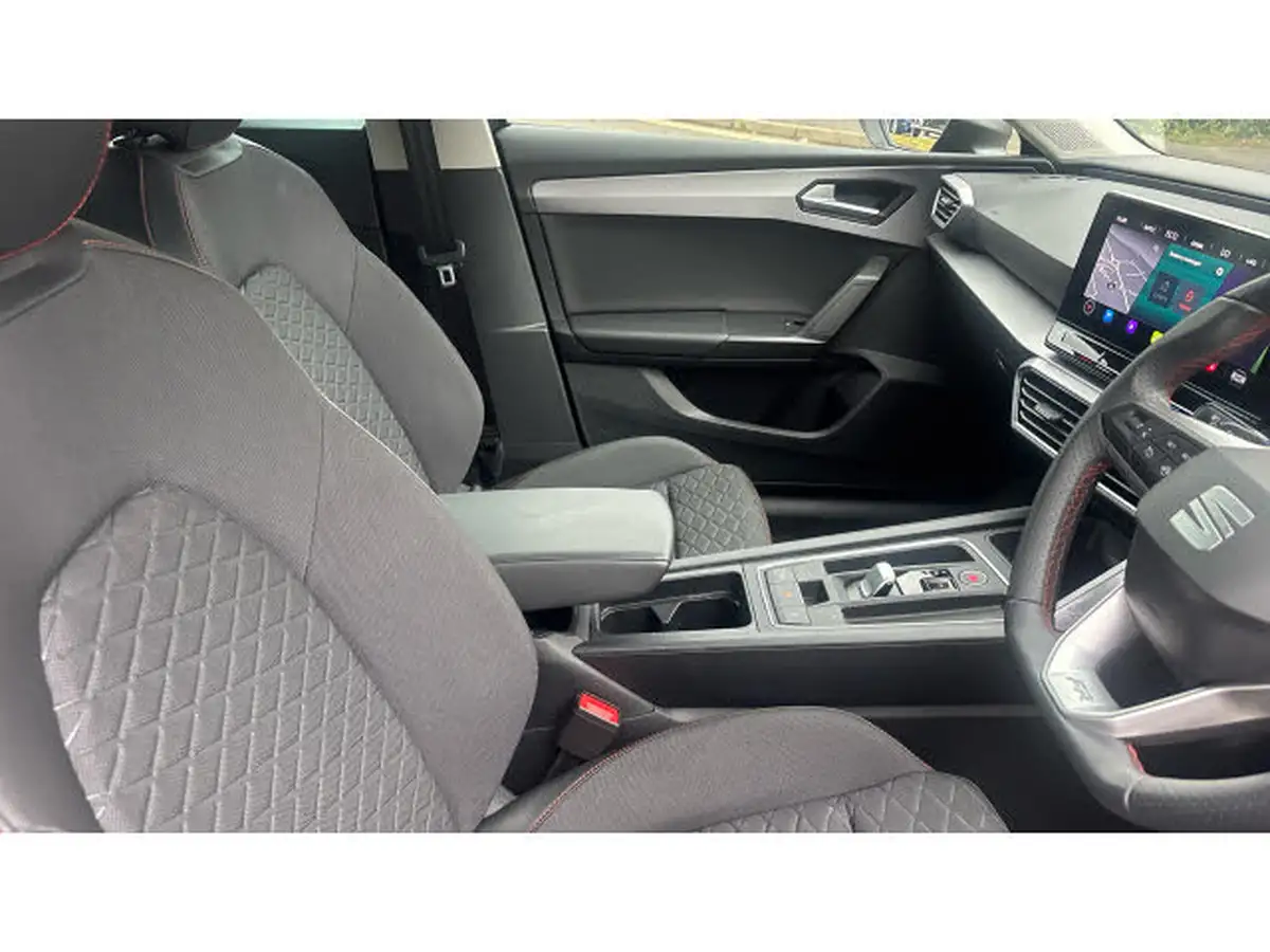 2024-seat-leon-14-e-hybrid-fr-hatchback-big-14