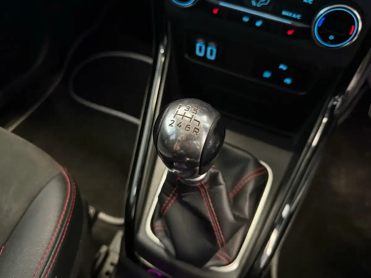 2018-ford-ecosport-10t-st-line-140ps-big-27