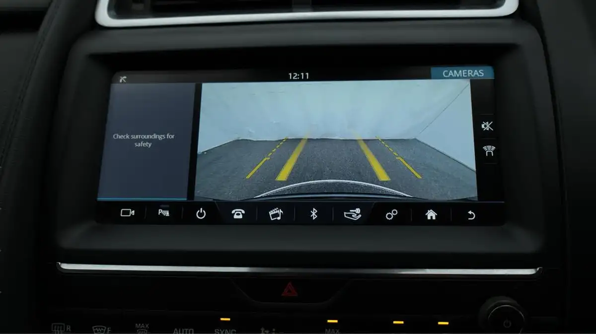 2019-jaguar-e-pace-20-i4d-150ps-big-26
