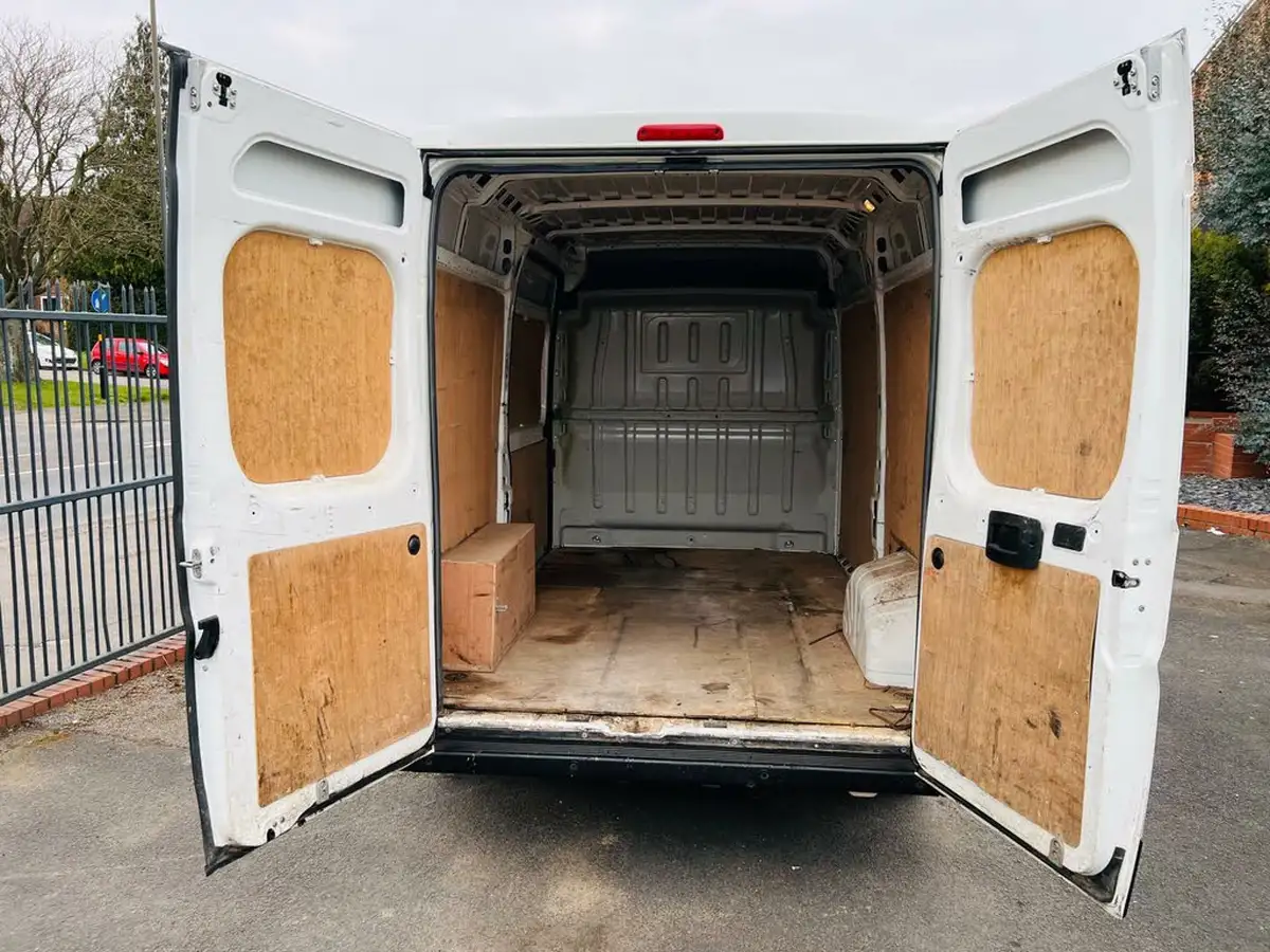 2020-citroen-relay-22bluehdi-35-l2h2-enterprise-big-23
