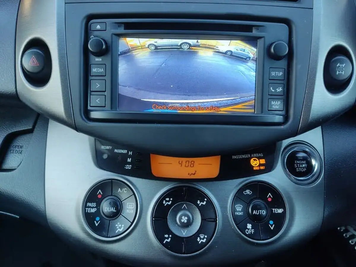 2012-toyota-rav4-22td-sr-150bhp-euro5-big-19