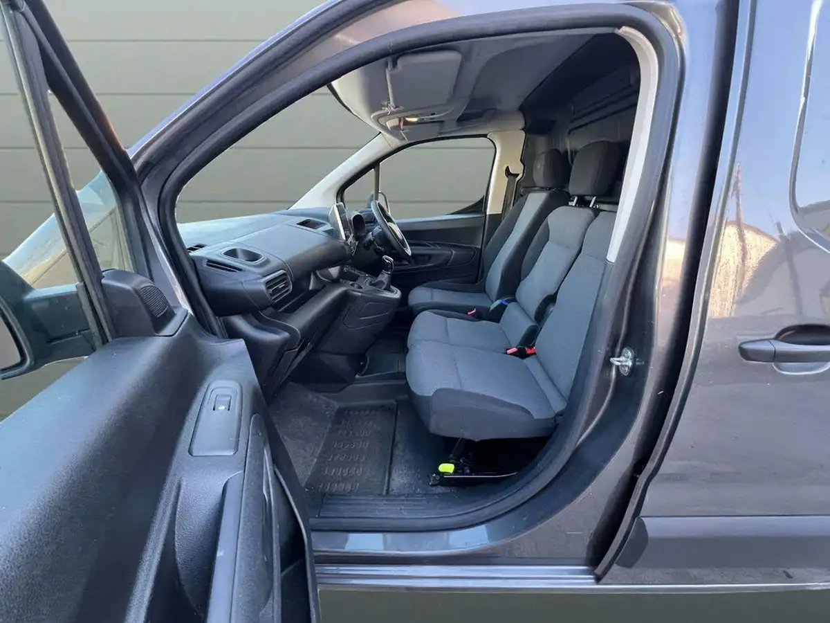 2020-citroen-berlingo-15bluehdi-650-enterprise-big-18