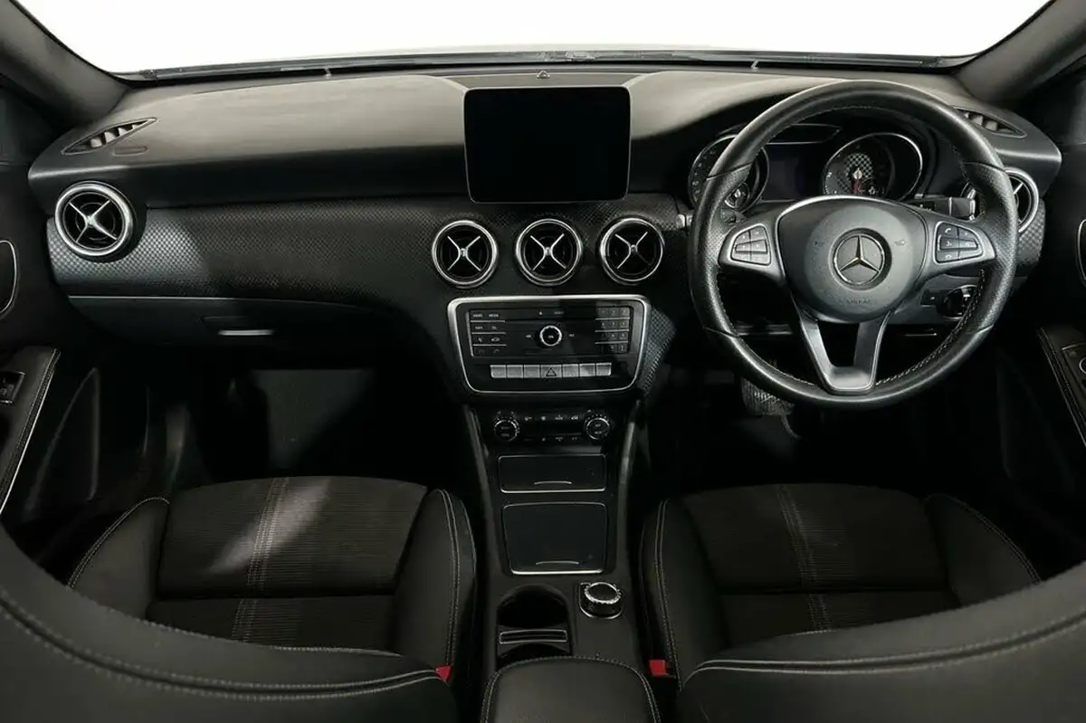 2018-mercedes-benz-a-class-15d-a180d-sport-edition-7g-dct-big-7